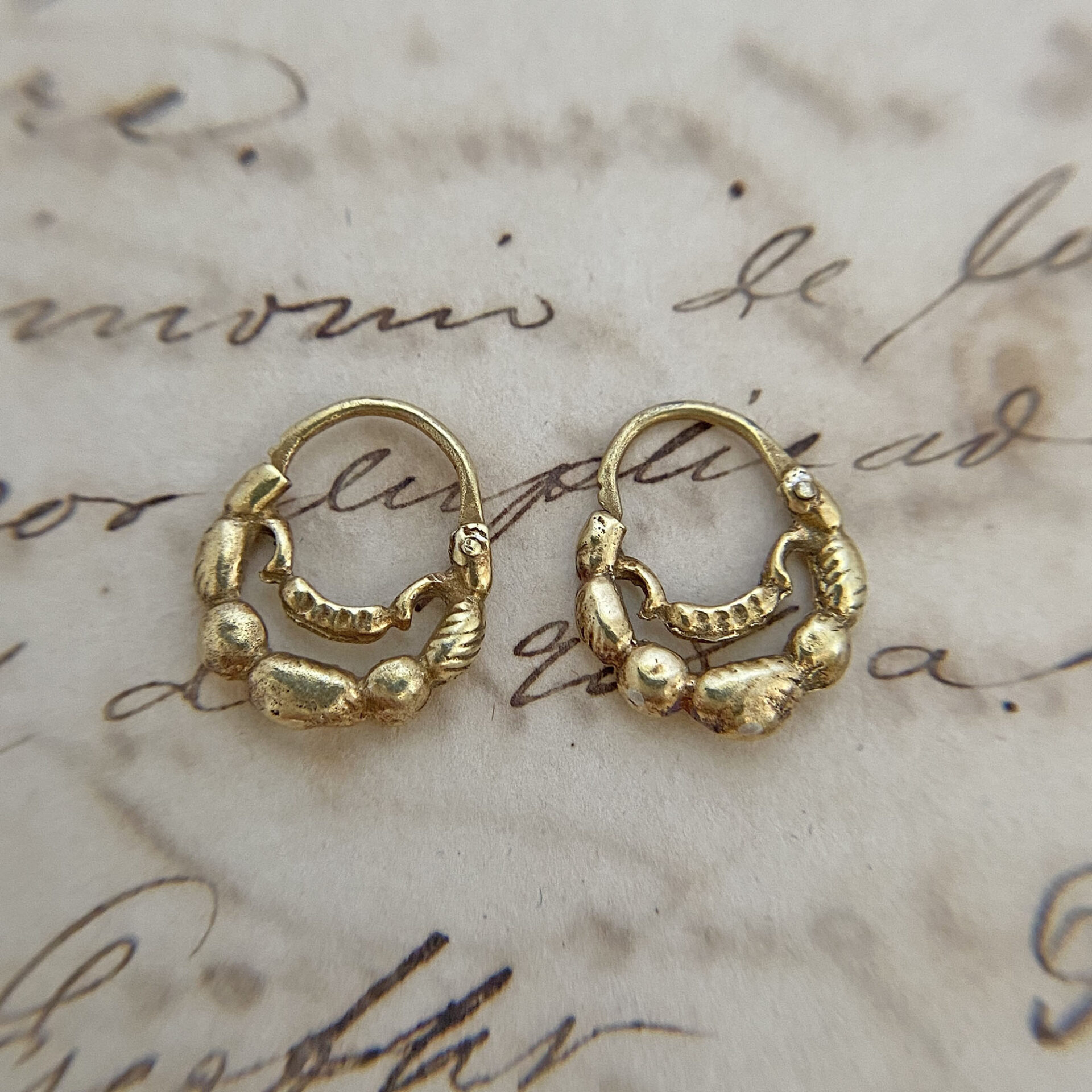 Small Antique Criolla Earrings in Silver Gold-Plated Finish